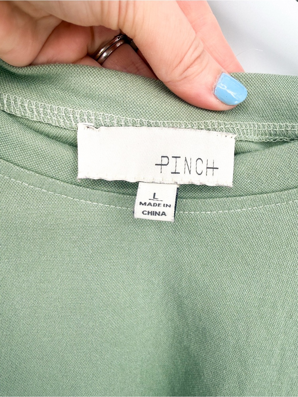 ☀️ 3/$25 Pinch Green Boxy Slouchy Short Sleeve Top Large - Picture 4 of 6